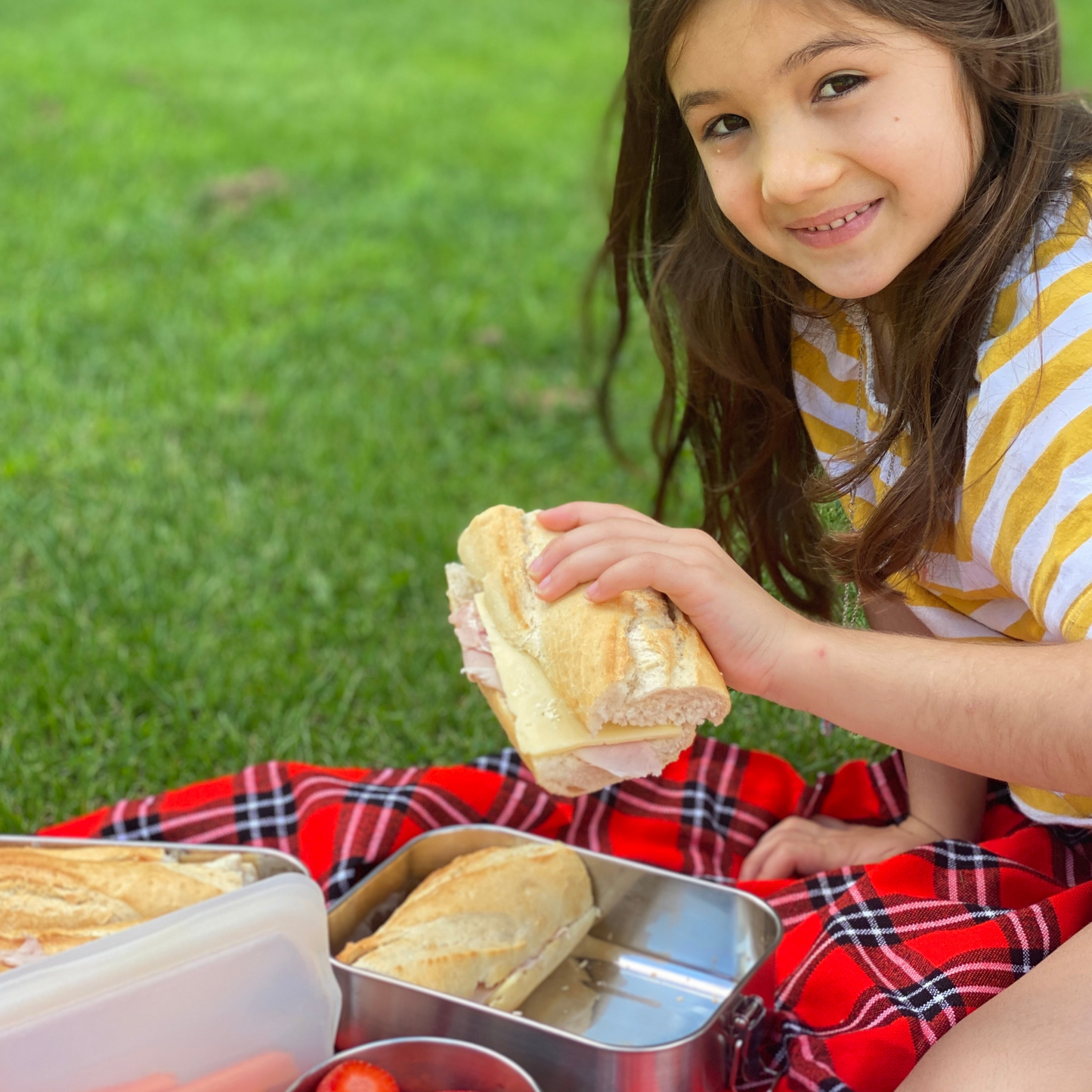 stainless steel lunch box for children.  Leakproof lunch box, bento box kids and adults, metal lunch box uk