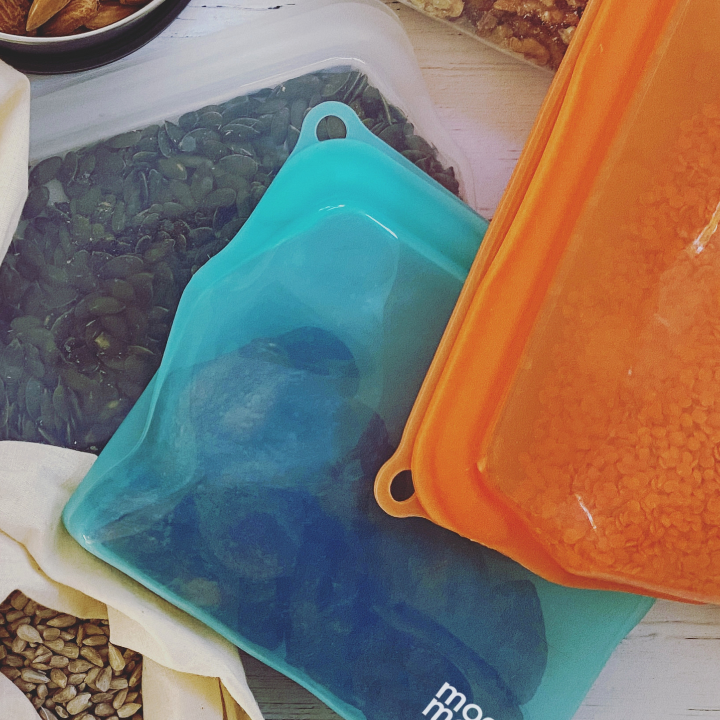 Moonmoon reusable silicone freezer bags, silicone food bags, uk, reusable silicone pouch bag, Moonmoon uk, stasher bags uk, silicone freezer bags, silicone bag, food storage bags, silicone bags for food,