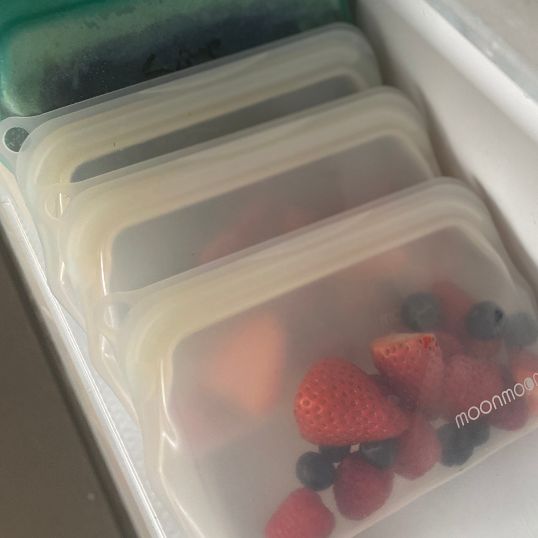 Silicone bag, reusable silicone bag, silicone food bag, silicone freezer bag, smoothie recipe, summer smoothies