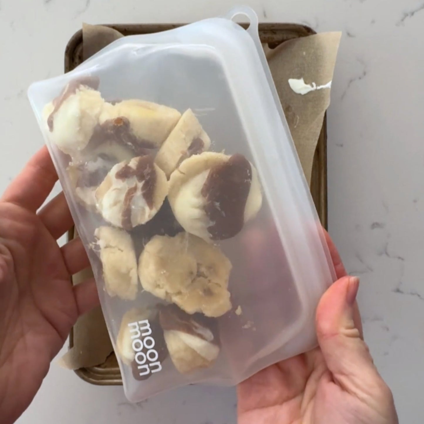 reusable silicone food bags, plastic-free freezer bags, silicon food bags