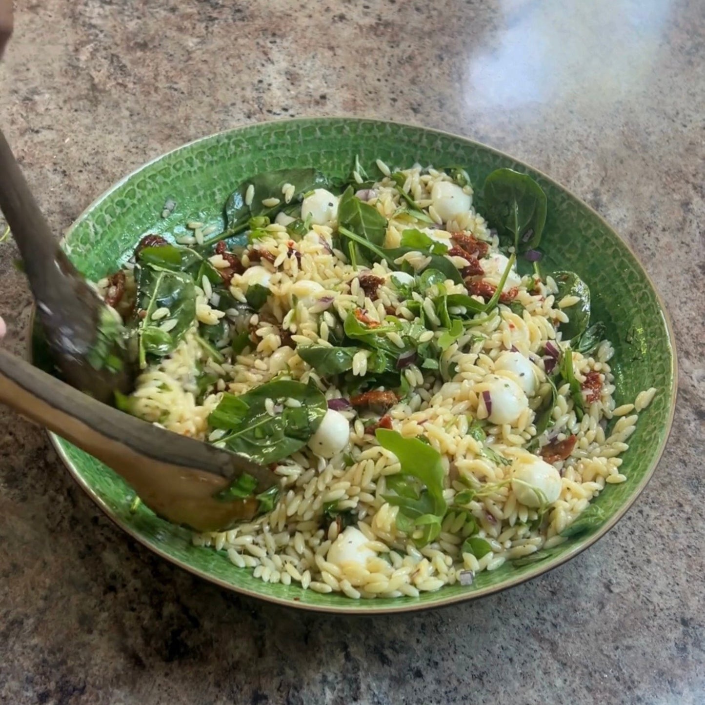a blog post showing how to make a quick and easy orzo salad recipe