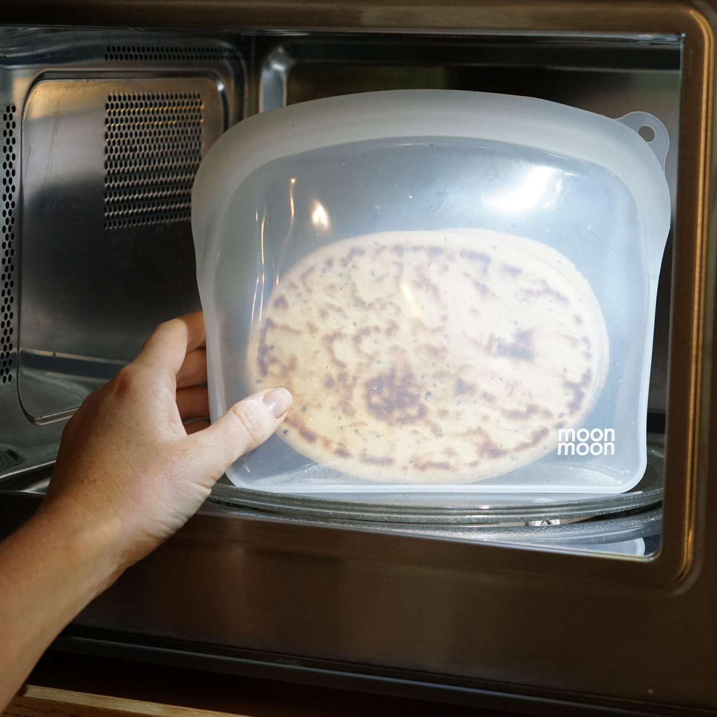 moomooon silicone ziplock bags, silicone bags for freezing, silicone freezer containers, clear silicone food bags, large silicone food bags, leakproof food storage bags, stasher bag, bowl bag