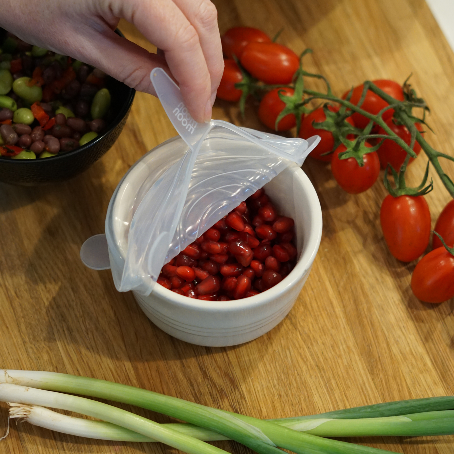 silicone stretch lids for leftovers, reusable lids for food storage, reusable lids for food storage, silicone lids for fridge storage, microwave safe silicone lids, dishwasher safe silicone covers, BPA free silicone stretch lids