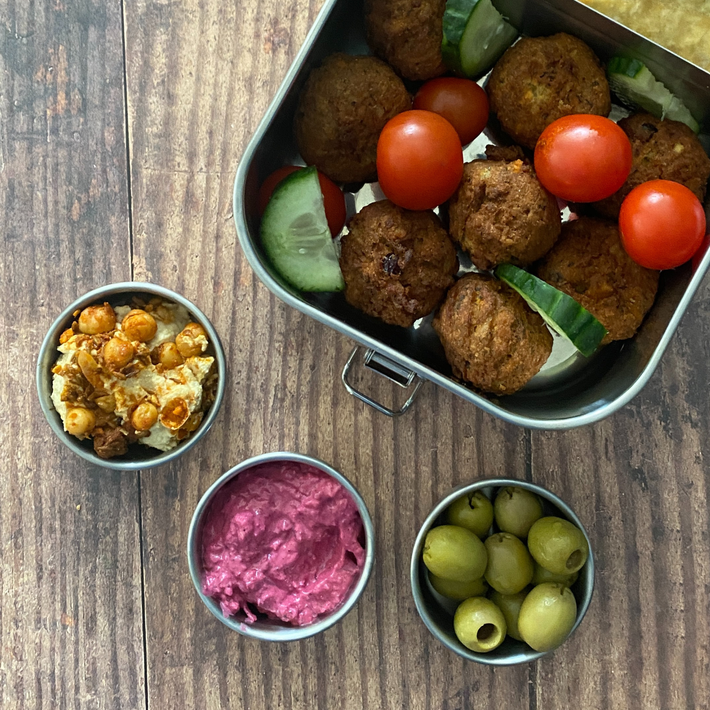 plastic free food storage containers, moon lunch box, plastic free lunch box uk, metal lunchbox with compartments, stainless steel food containers uk, steel tupperware, metal lunch box for adults, moon and moon