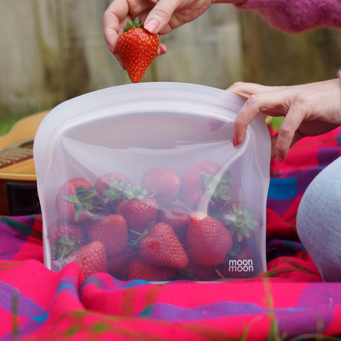 moonmoon reusable silicone bags, reusable silicone freezer bags uk, 
extra large silicone freezer bags, 
plastic free food containers uk, moo moon bags, large freezer bags, XL silicone food bag
