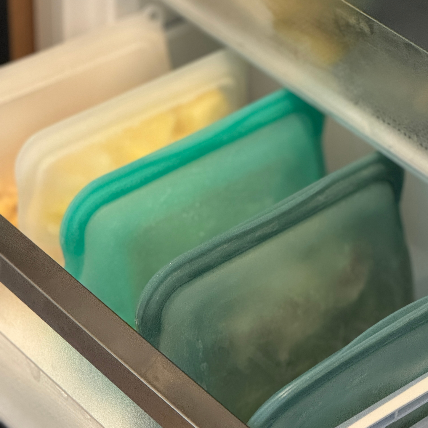 eco friendly freezer containers, non plastic storage containers, tin lunch box, reusable silicone food storage bags, plastic free bento box, silicone bags for food, moonmoon silicone bag, metal snack box, moon moon food, moon.moon,  reusable freezer bags, silicone bags for food, food bags, silicone freezer containers, moon moon
