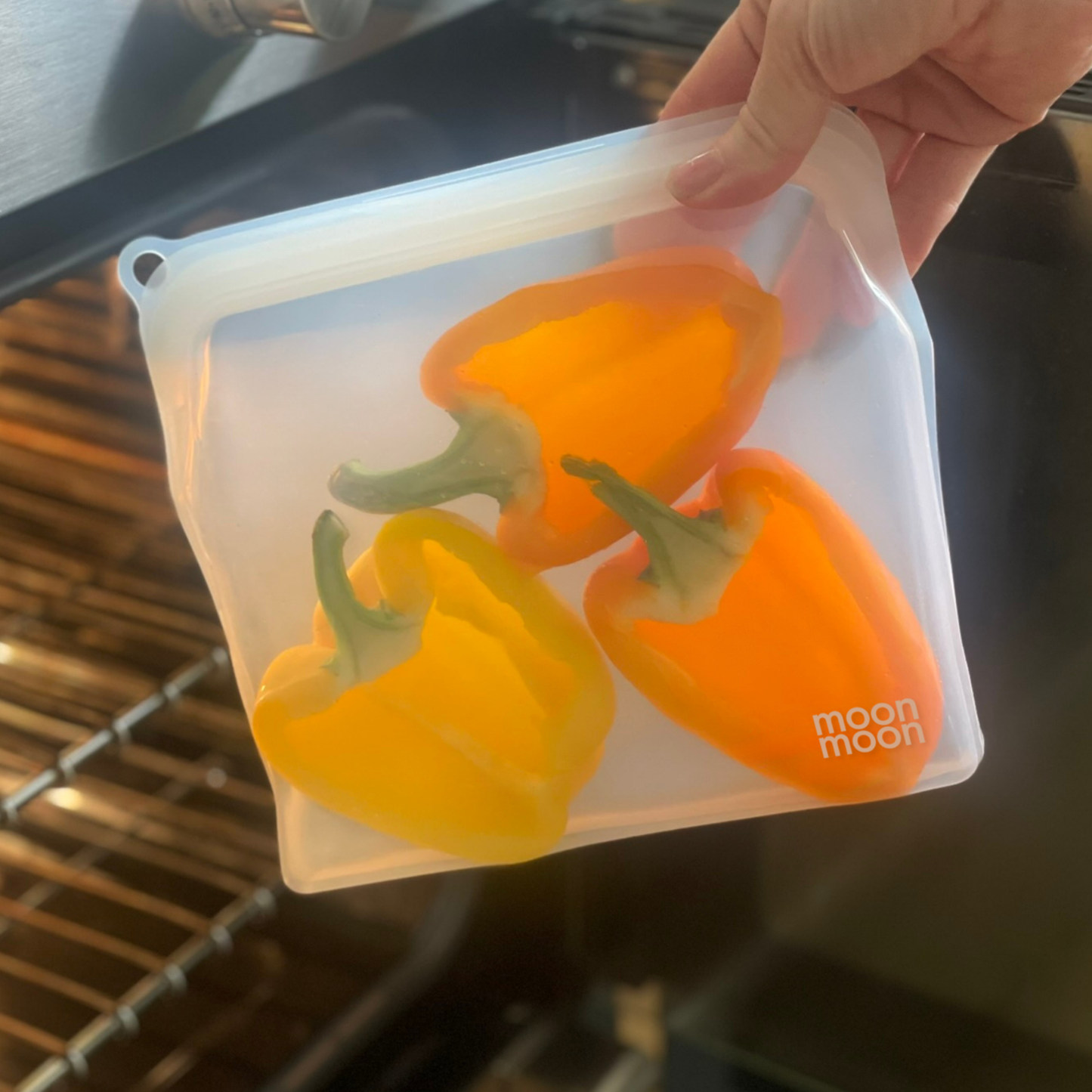 moonmoon reusable silicone food bags, reusable freezer bags, plastic-free food bags, non-plastic food storage, silicon bags, moon moon bags, oxo bags, stasher bags, silicone pouch