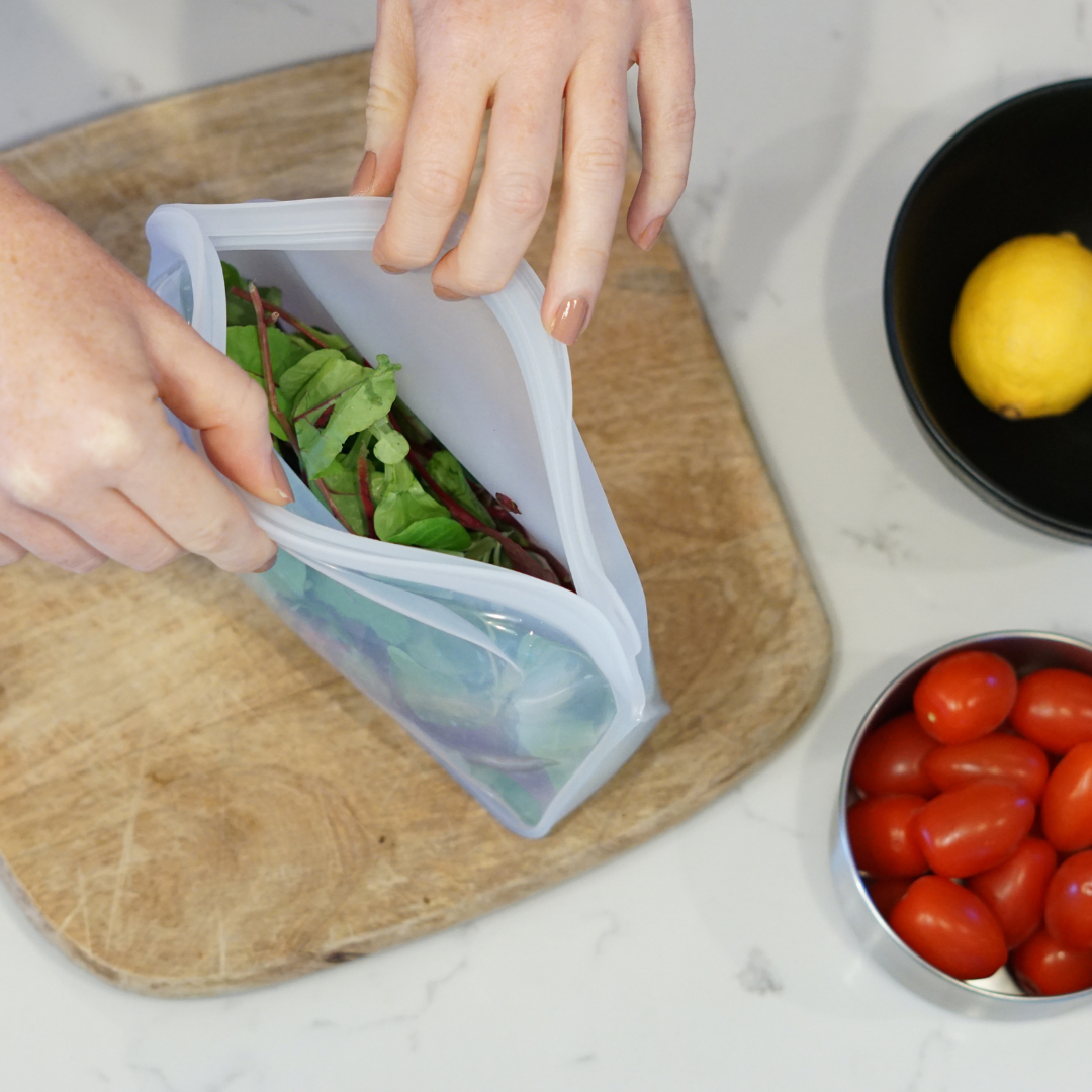 moomooon silicone ziplock bags, silicone bags for freezing, silicone freezer containers, clear silicone food bags, large silicone food bags, leakproof food storage bags, stasher bag, bowl bag