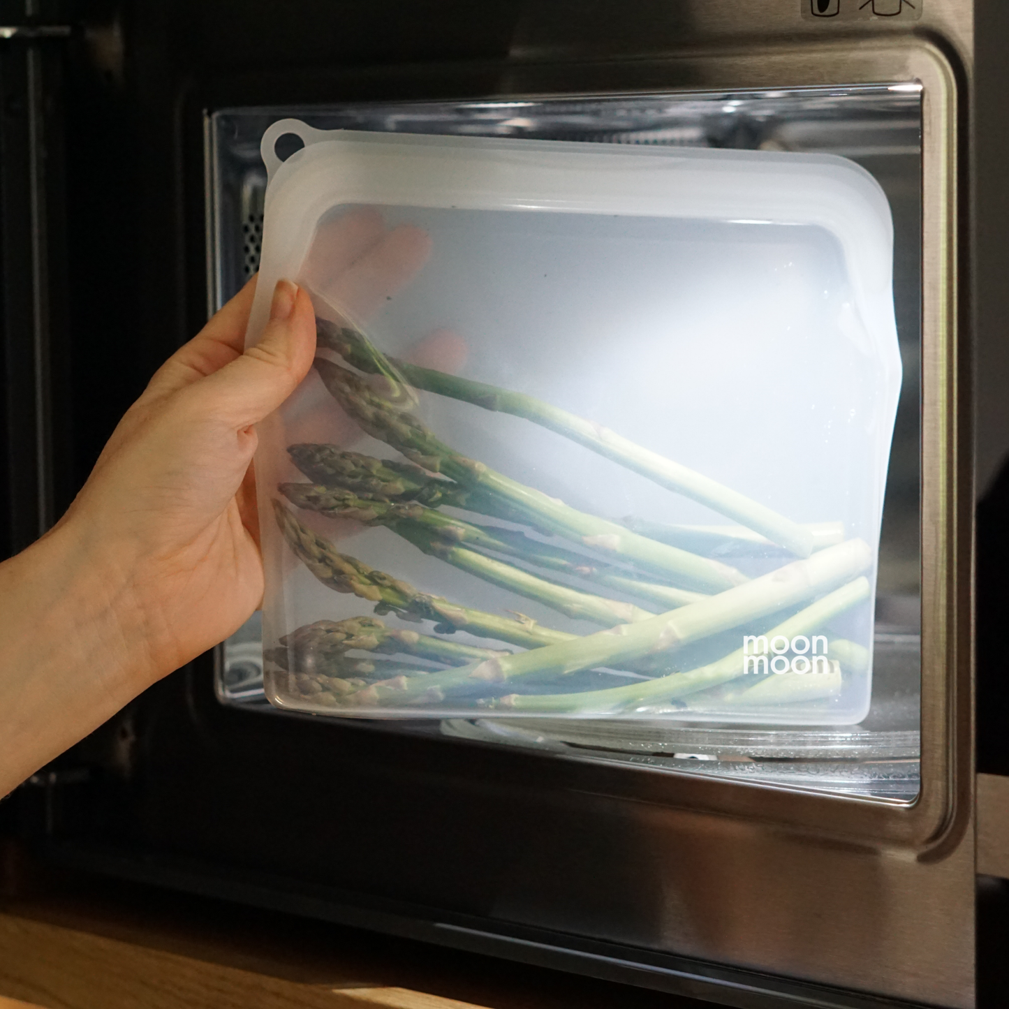 silicone bags, best reusable freezer bags uk, silicone food pouch, freezer storage containers, moonmoon bag, stasher bag, uk silicone food bags