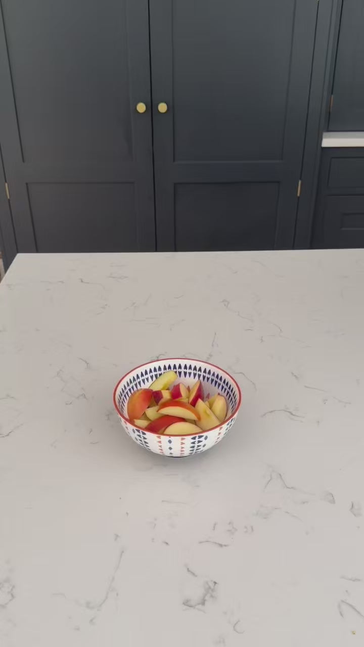 plastic wrap alternative, cling film alternative UK, reusable kitchen products, zero waste food storage, eco friendly kitchen swaps, sustainable food storage solutions, reduce plastic in kitchen, silicone stretch lids for leftovers, reusable lids for food storage, reusable lids for food storage, silicone lids for fridge storage, microwave safe silicone lids, dishwasher safe silicone covers, BPA free silicone stretch lids